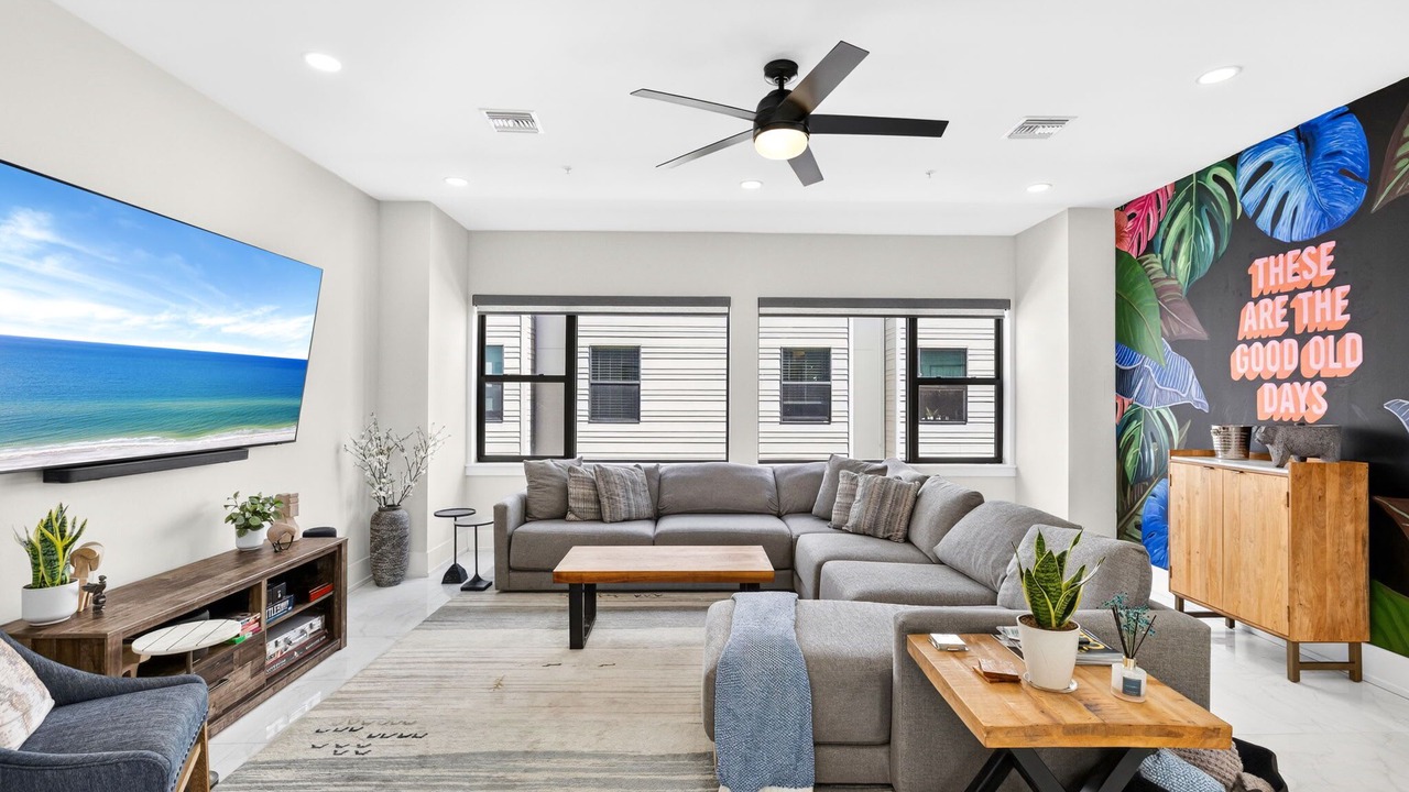 Photo of Livingroom in Downtown