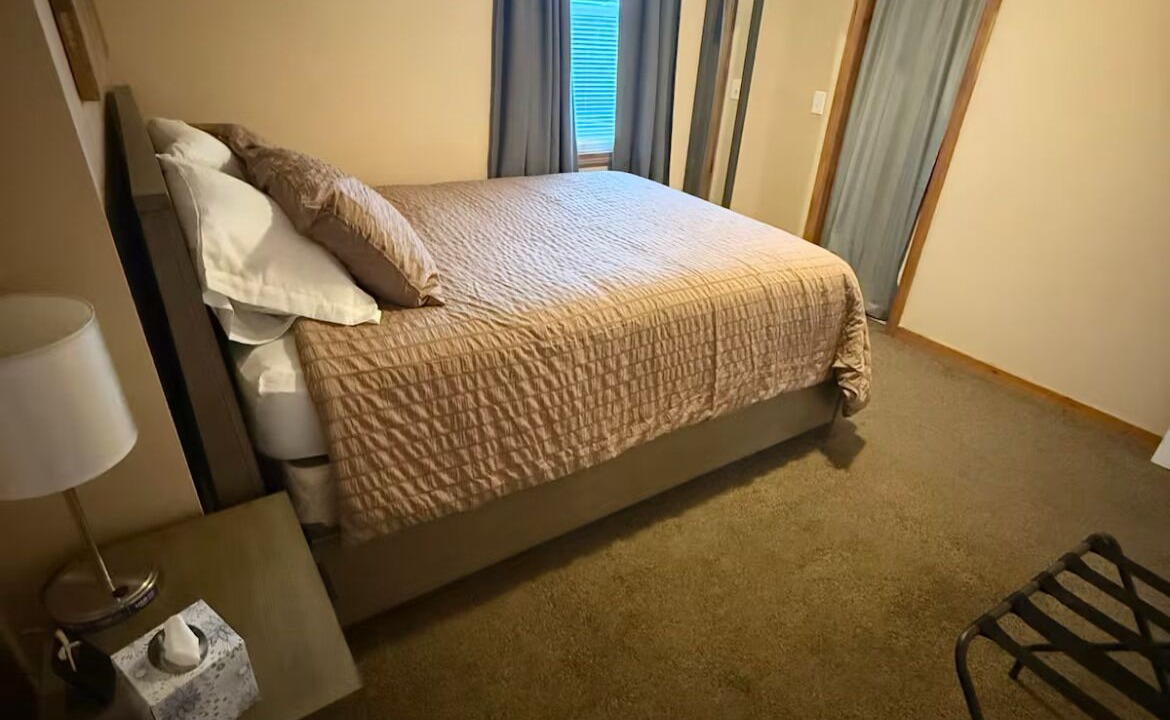 Photo of Bedroom in Grove City