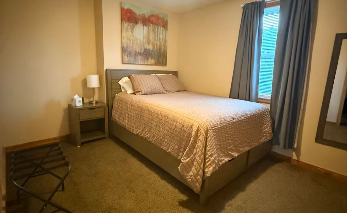 Photo of Bedroom in Grove City