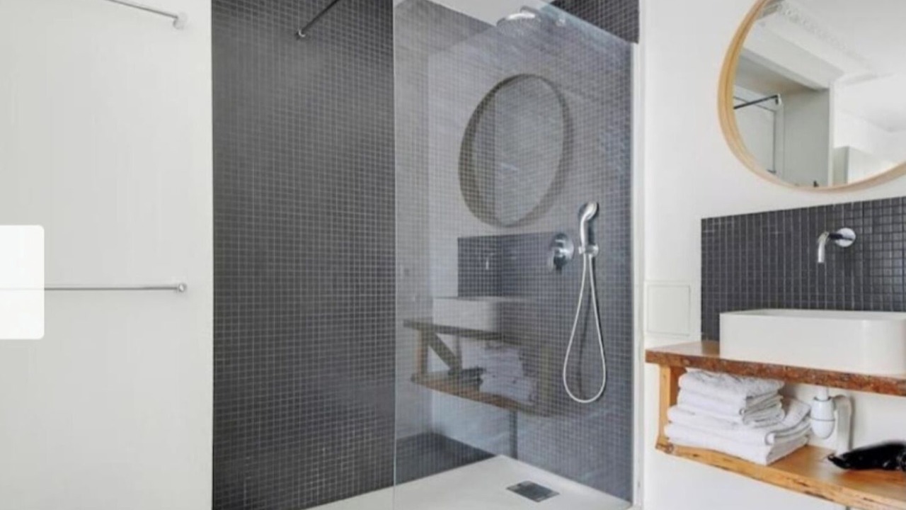Photo of Bathroom in 8th Arrondissement