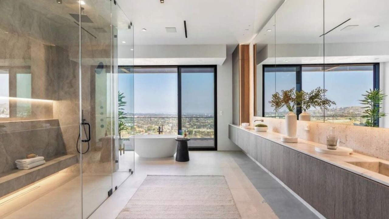 Photo of Bathroom in Pacific Palisades