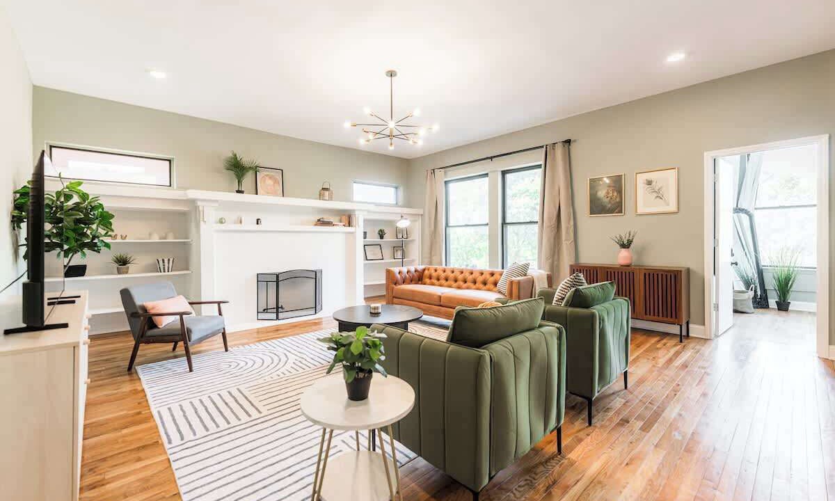 Photo of Livingroom in Kenwood