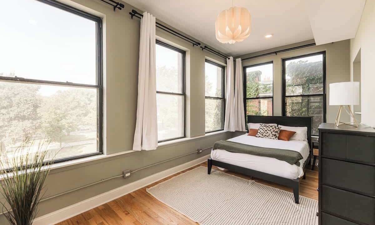 Photo of Bedroom in Kenwood