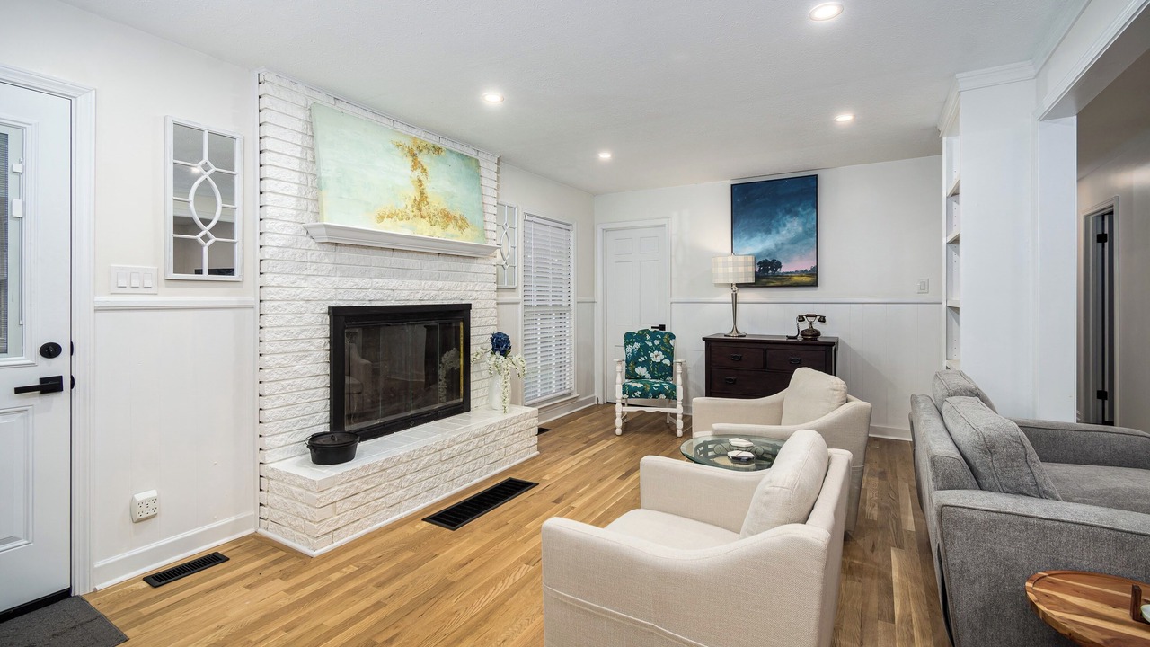 Photo of Livingroom in Lilburn