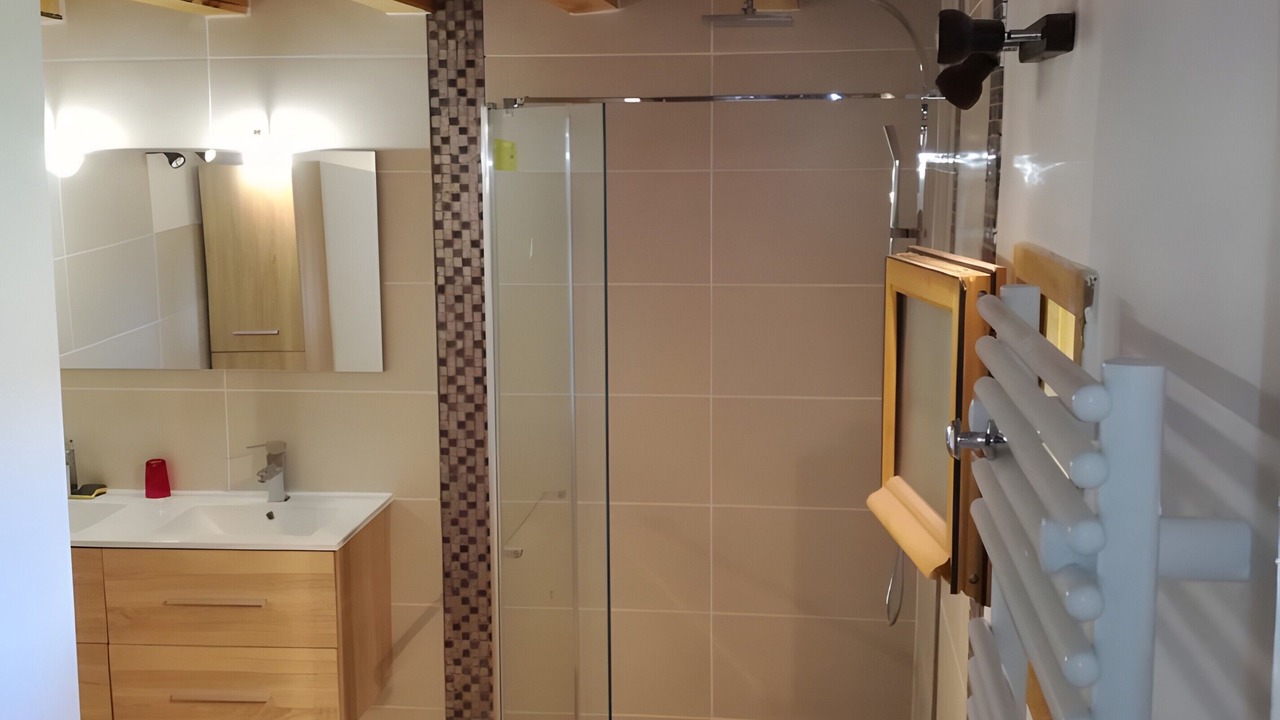 Photo of Bathroom in Bourg-de-Visa