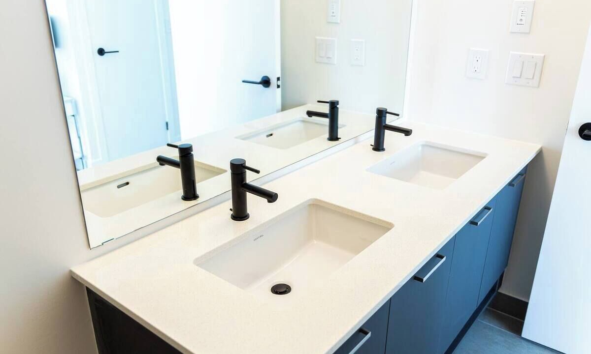 Photo of Bathroom in Harwood