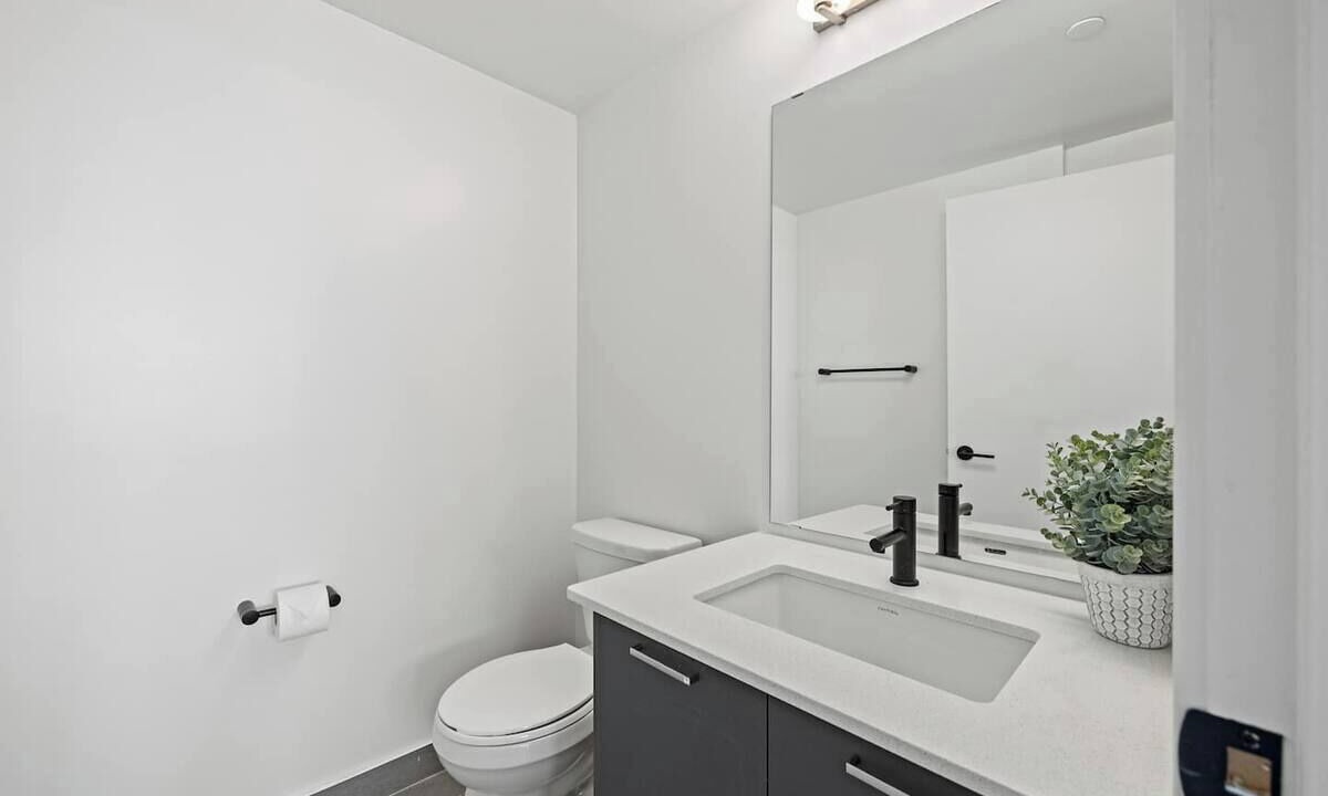 Photo of Bathroom in Harwood