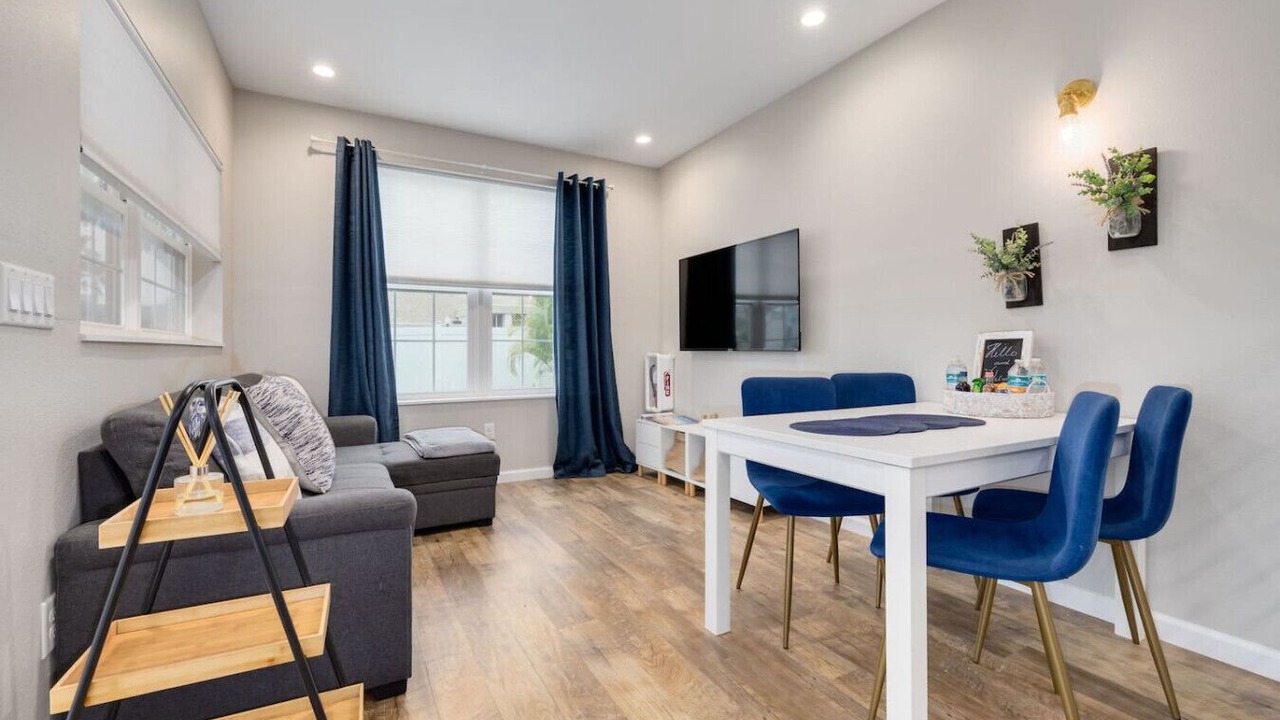 Photo of Livingroom in Downtown Dunedin