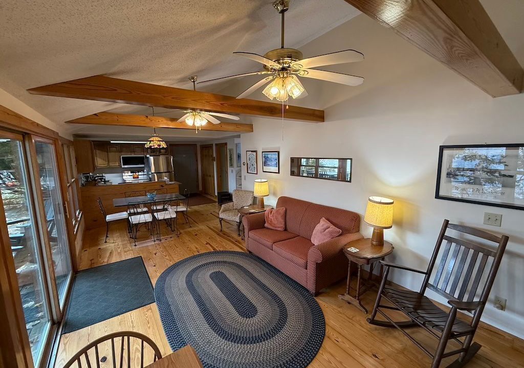 Photo of Livingroom in Silver Bay