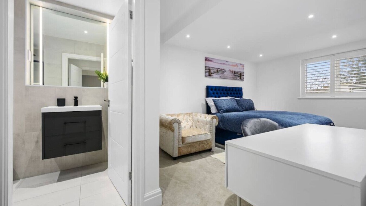 Photo of Others in Didsbury