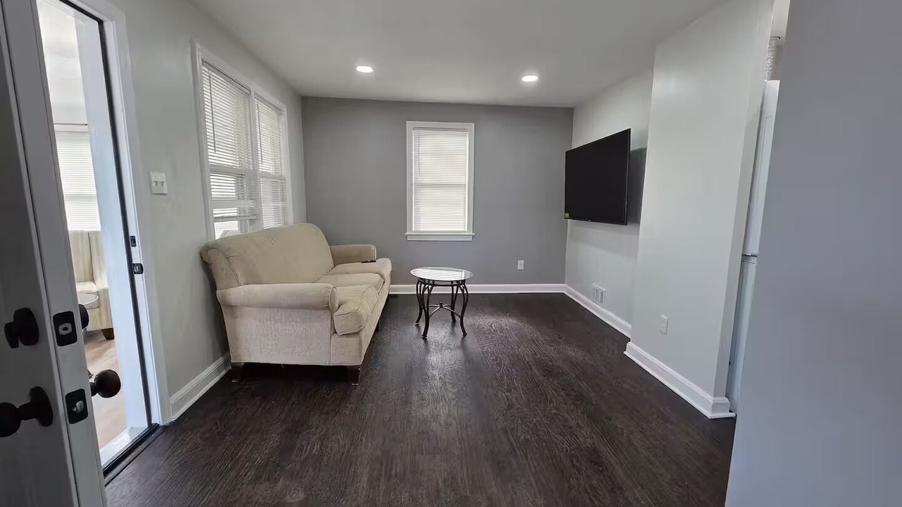 Photo of Livingroom in Centreville