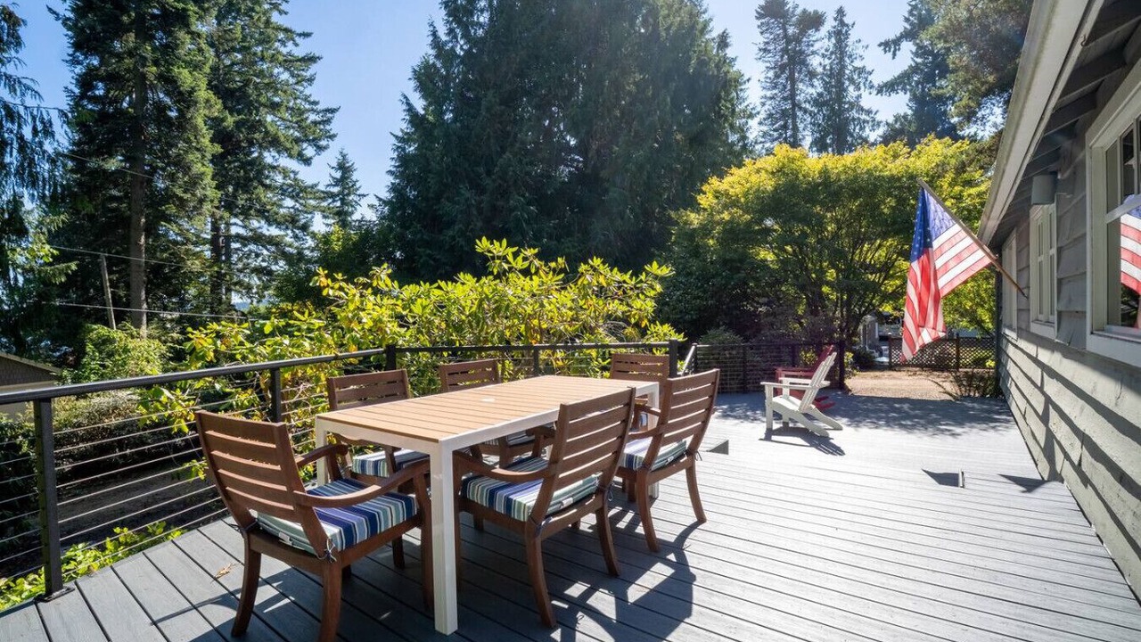 Photo of Outdoor in Rollingbay
