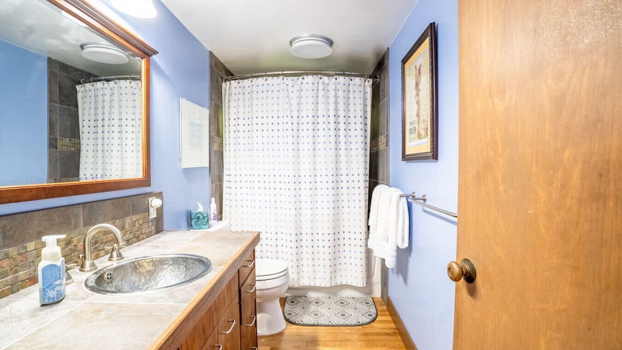 Photo of Bathroom in Rollingbay