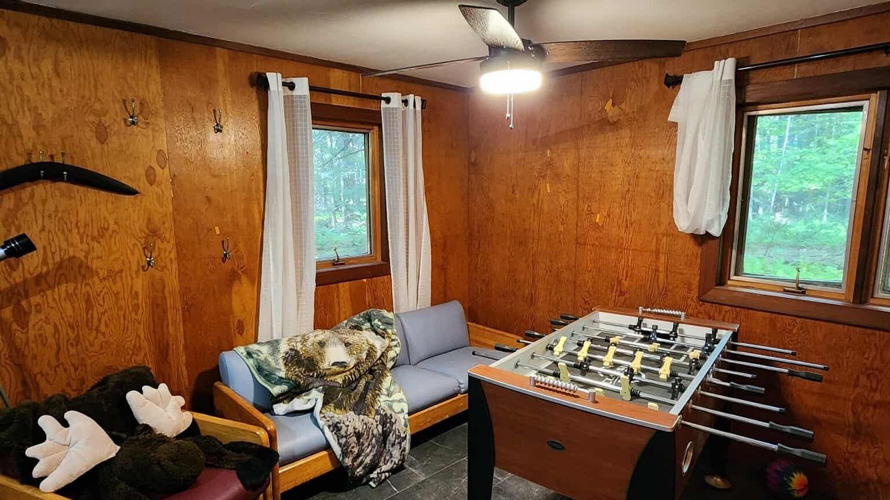Photo of Bedroom in Town of Amboy
