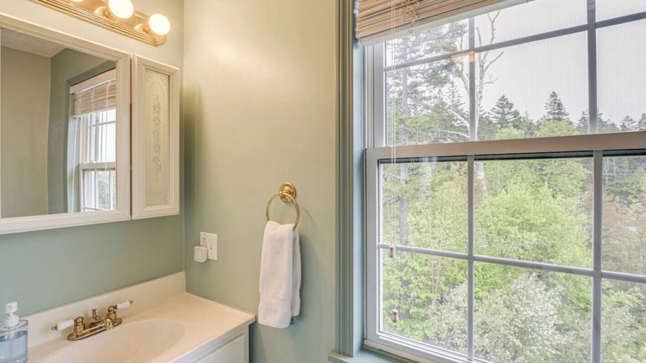 Photo of Bathroom in West Tremont