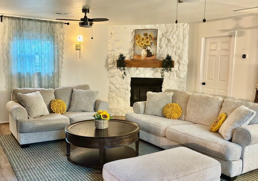 Photo of Livingroom in Woodway