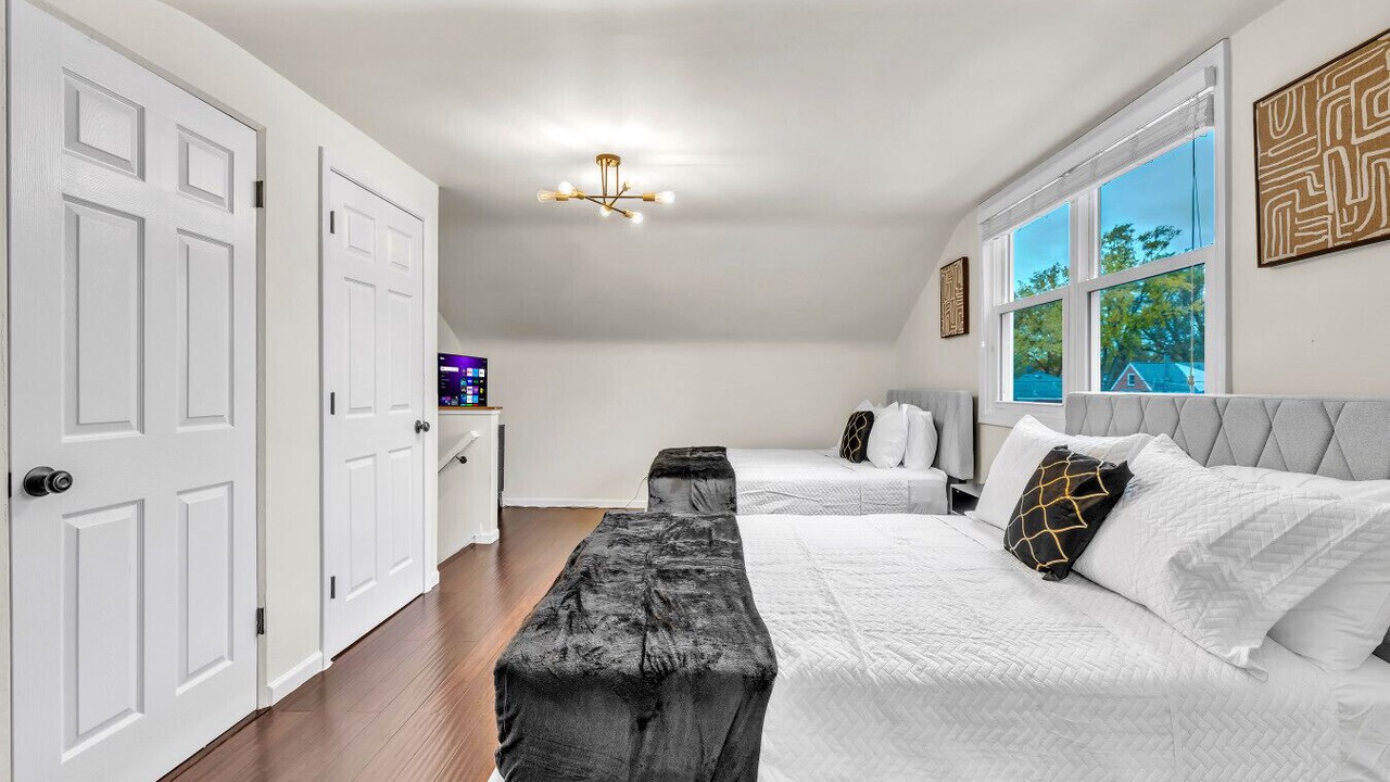 Photo of Bedroom in Elmhurst