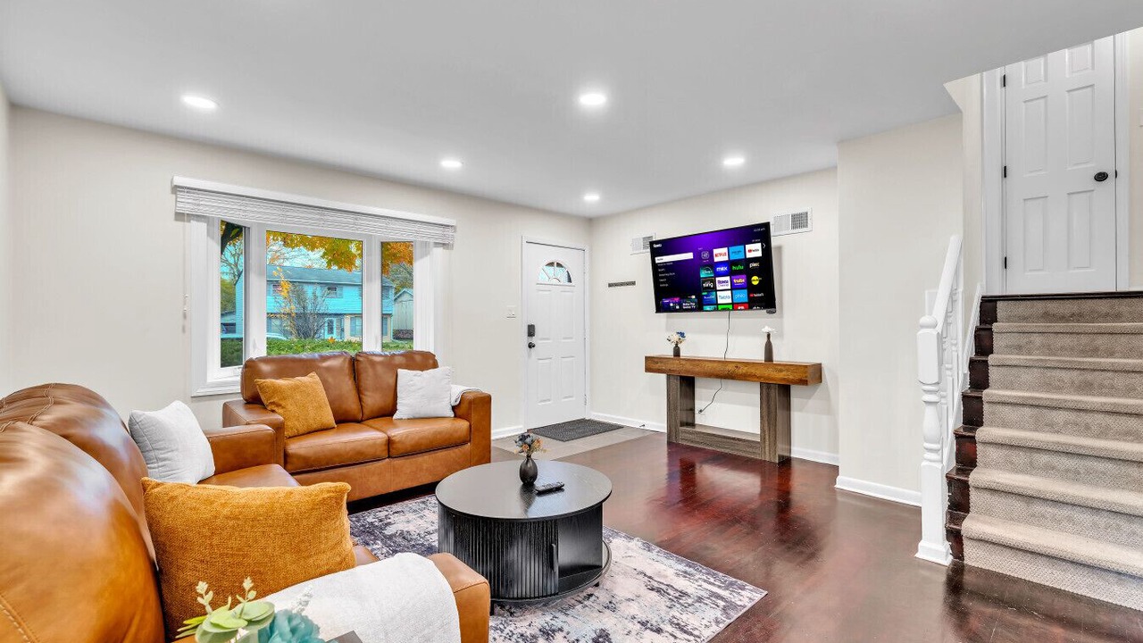 Photo of Livingroom in Elmhurst