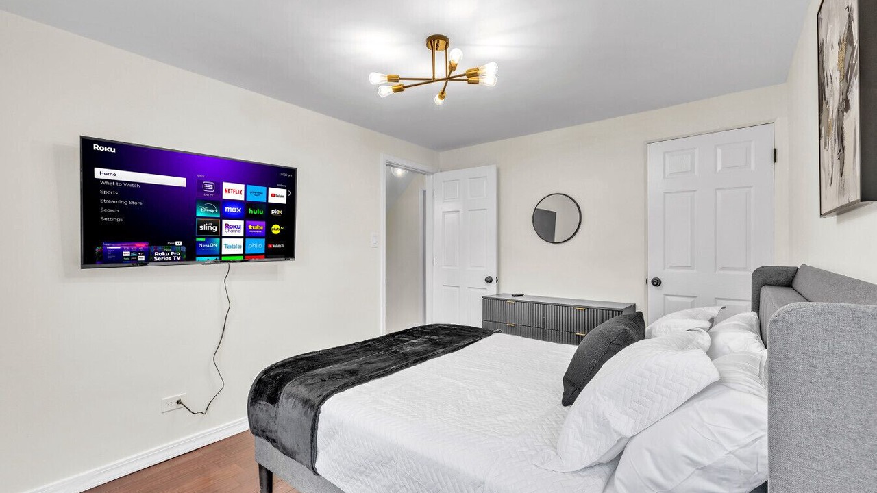 Photo of Bedroom in Elmhurst