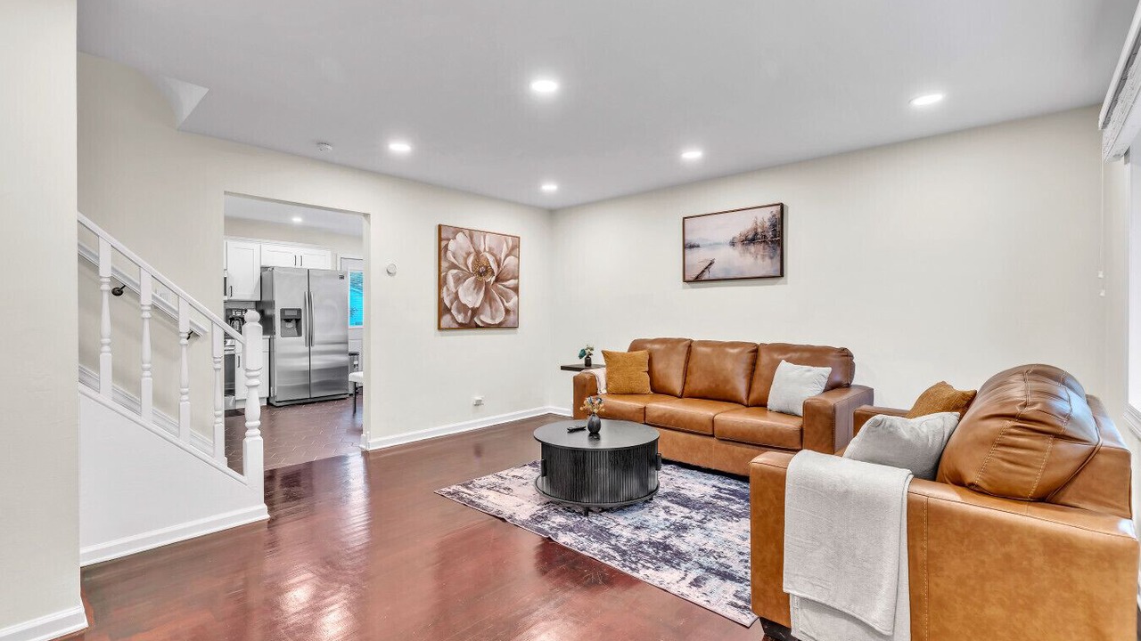 Photo of Livingroom in Elmhurst