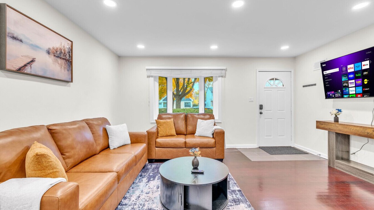 Photo of Livingroom in Elmhurst