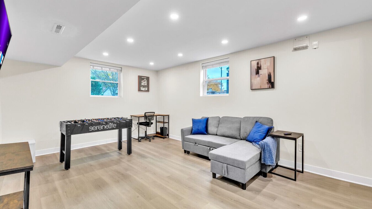 Photo of Livingroom in Elmhurst