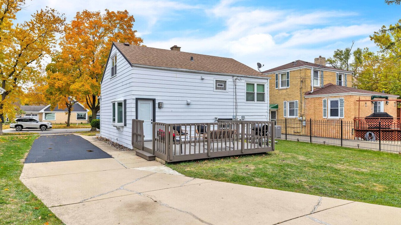 Photo of Outdoor in Elmhurst