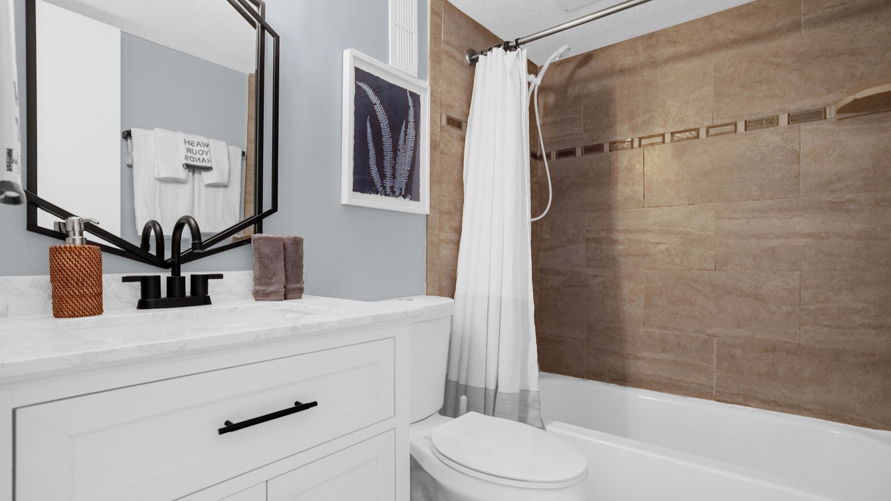 Photo of Bathroom in Lenox Park