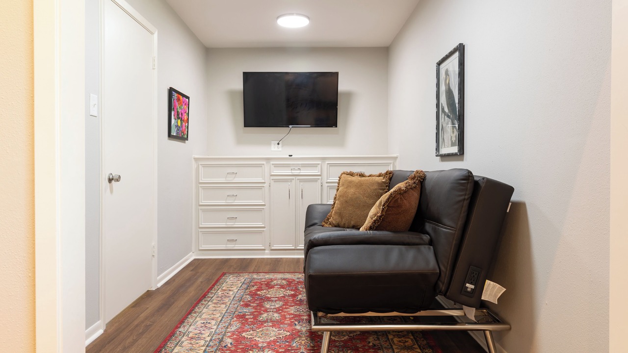 Photo of Livingroom in West Livingston
