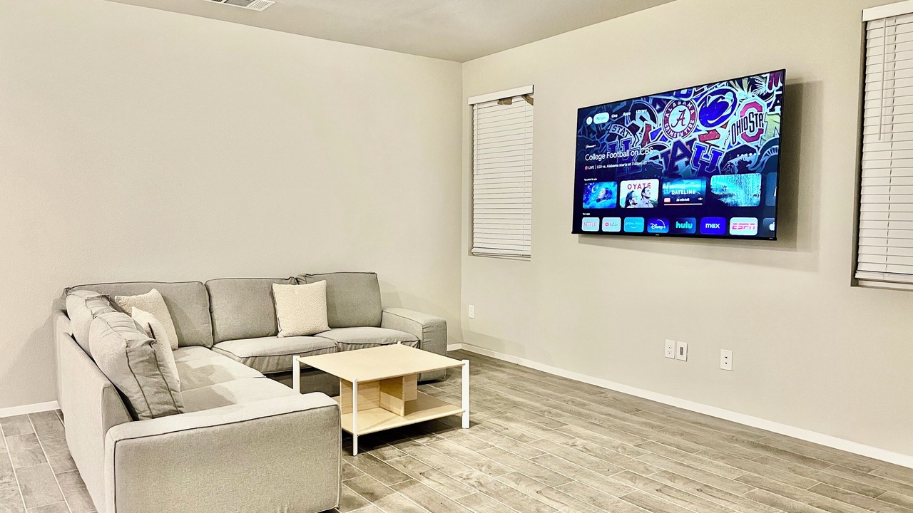Photo of Livingroom in Elgin