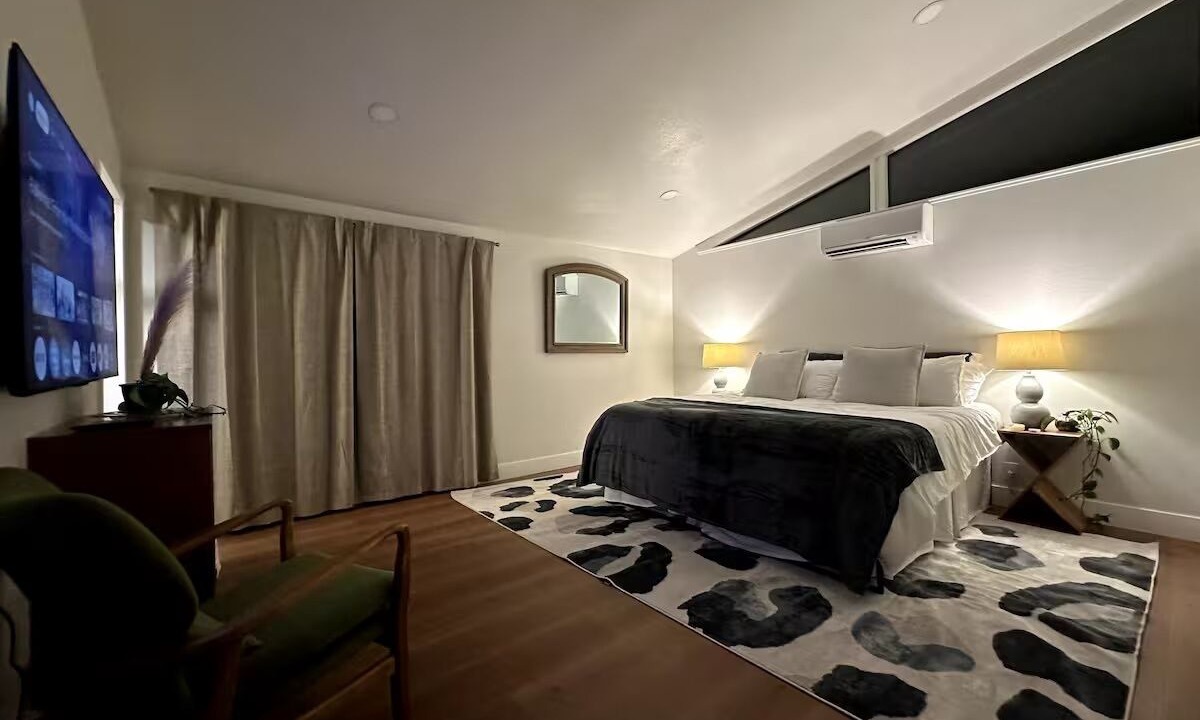 Photo of Bedroom in Myers Flat