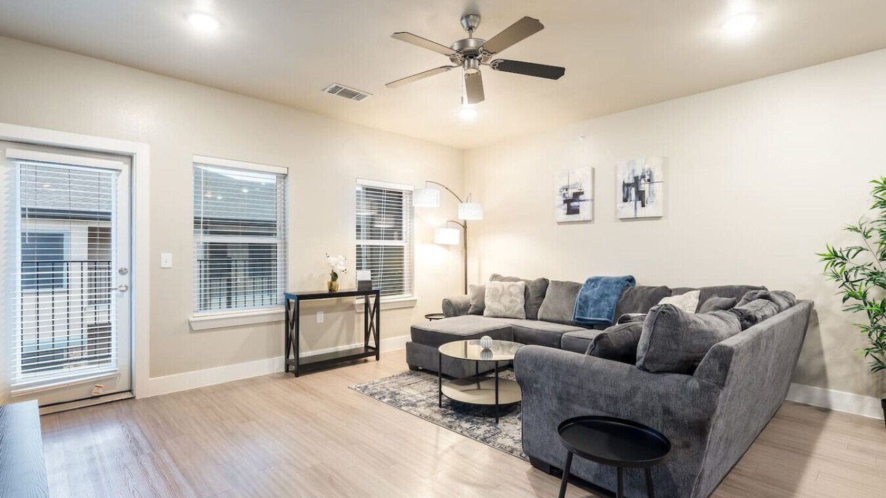 Photo of Livingroom in Grand Prairie