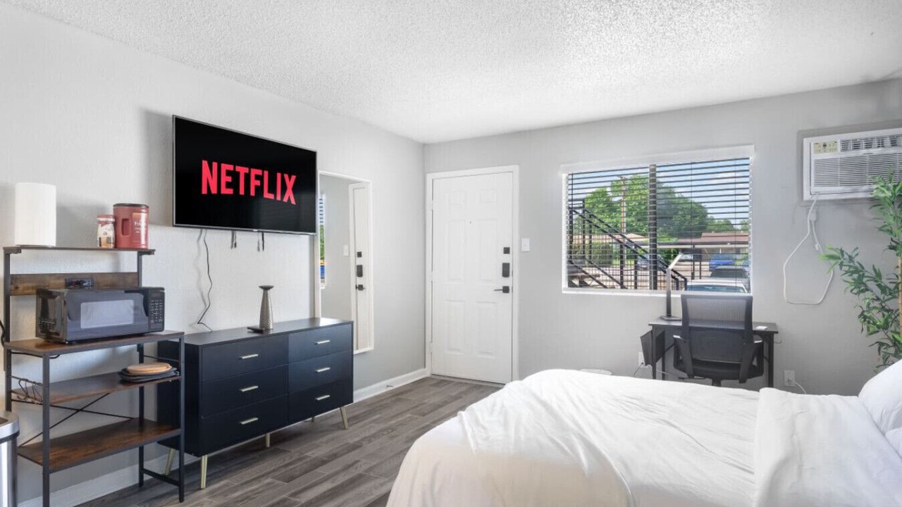 Photo of Bedroom in Haltom City