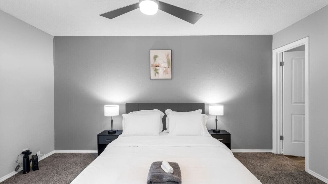 Photo of Bedroom in Central Arlington