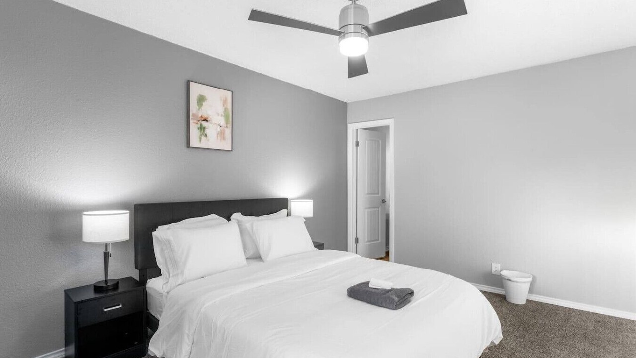 Photo of Bedroom in Central Arlington