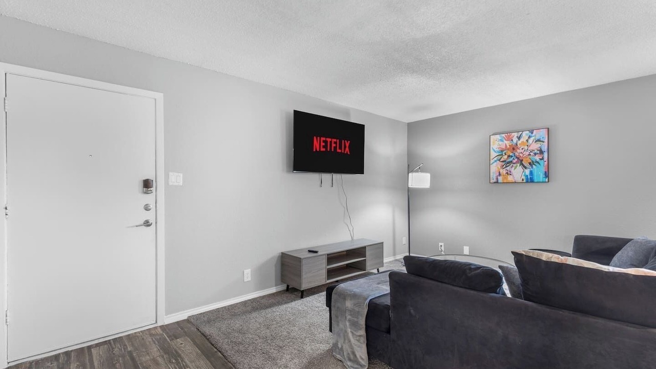 Photo of Livingroom in Central Arlington