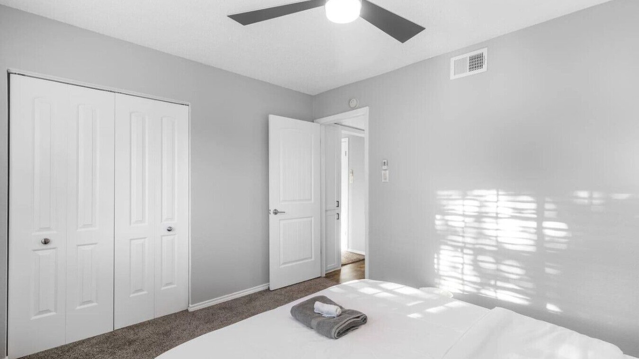 Photo of Bedroom in Central Arlington