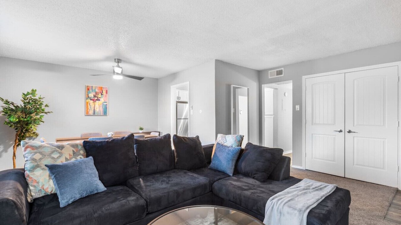 Photo of Livingroom in Central Arlington