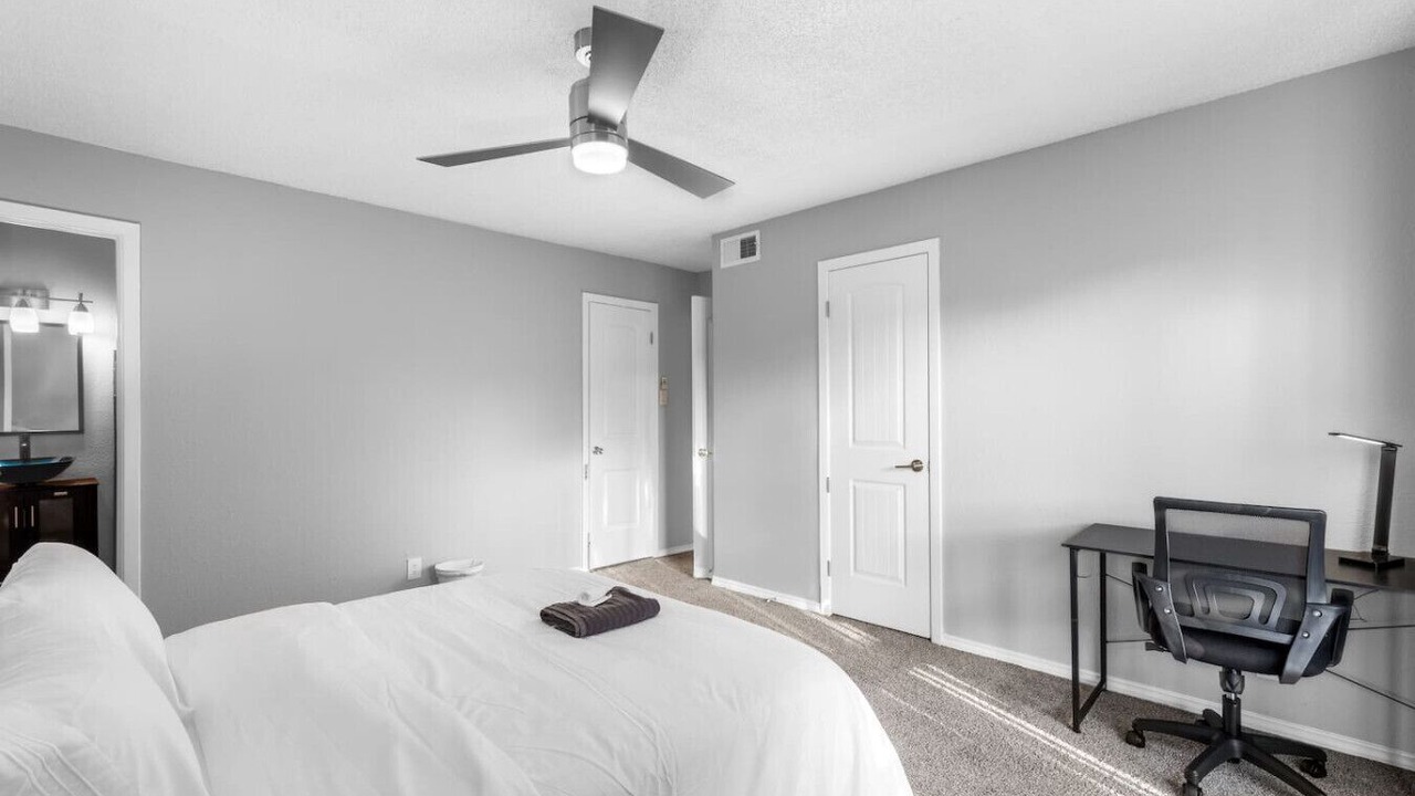Photo of Bedroom in Central Arlington