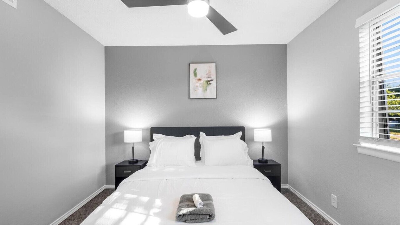 Photo of Bedroom in Central Arlington
