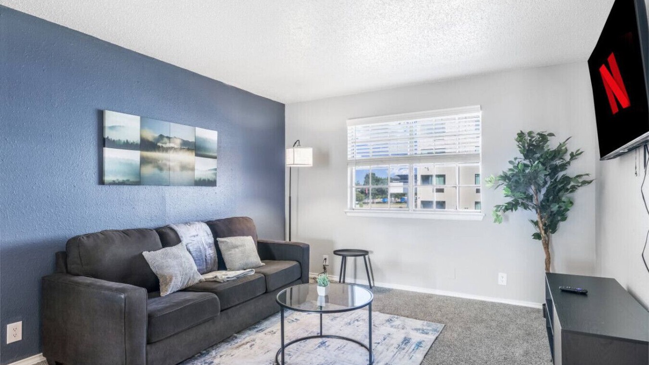 Photo of Livingroom in Central Arlington