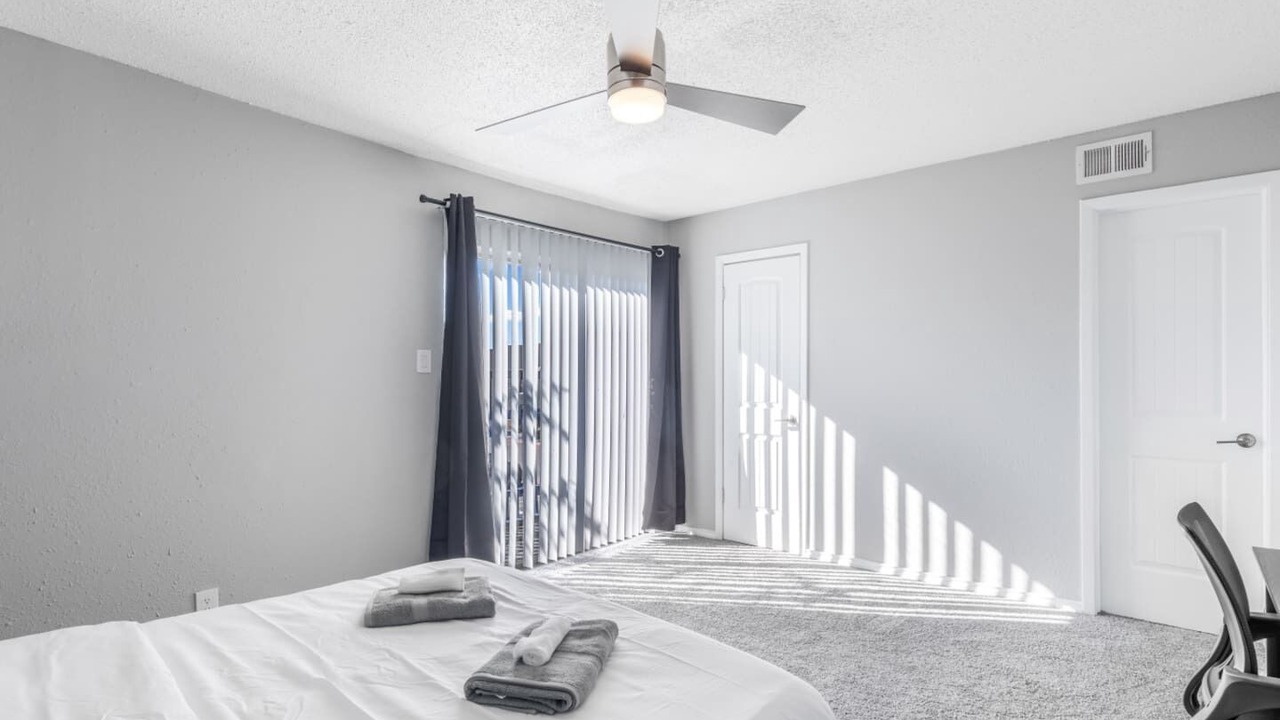 Photo of Bedroom in Central Arlington