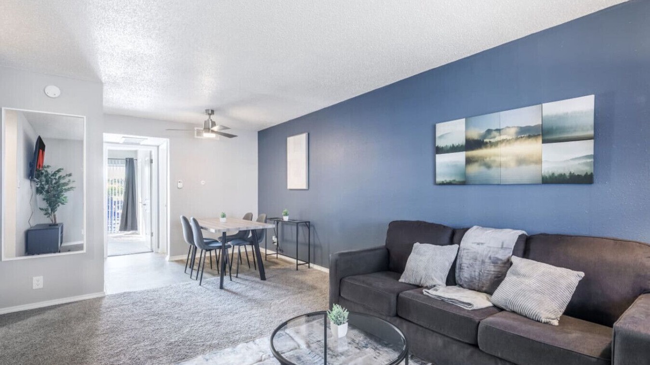 Photo of Livingroom in Central Arlington