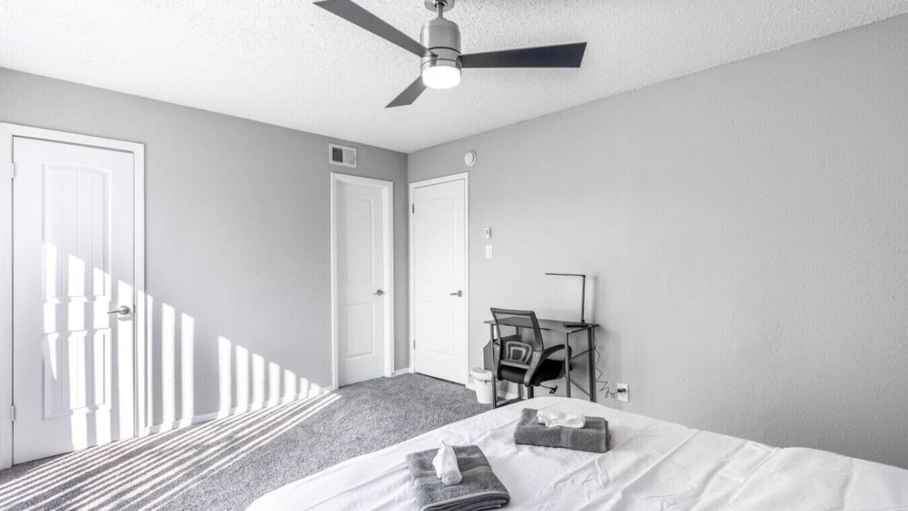 Photo of Bedroom in Central Arlington