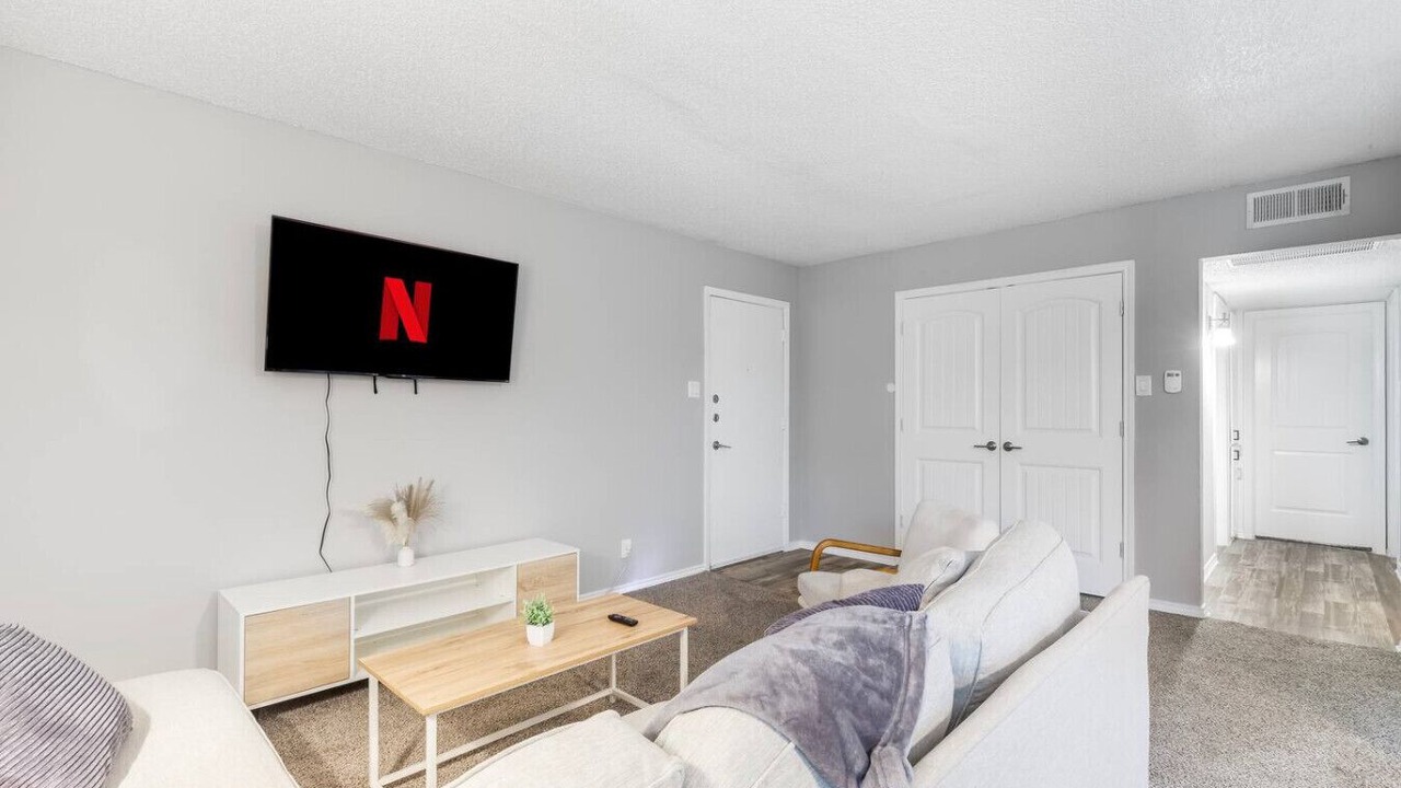 Photo of Livingroom in Central Arlington
