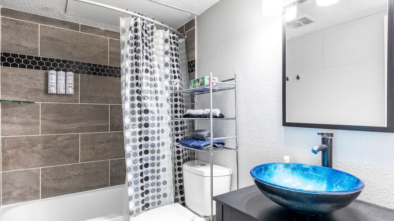 Photo of Bathroom in Central Arlington