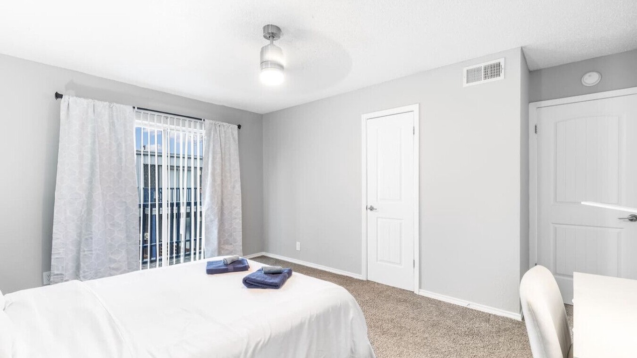 Photo of Bedroom in Central Arlington