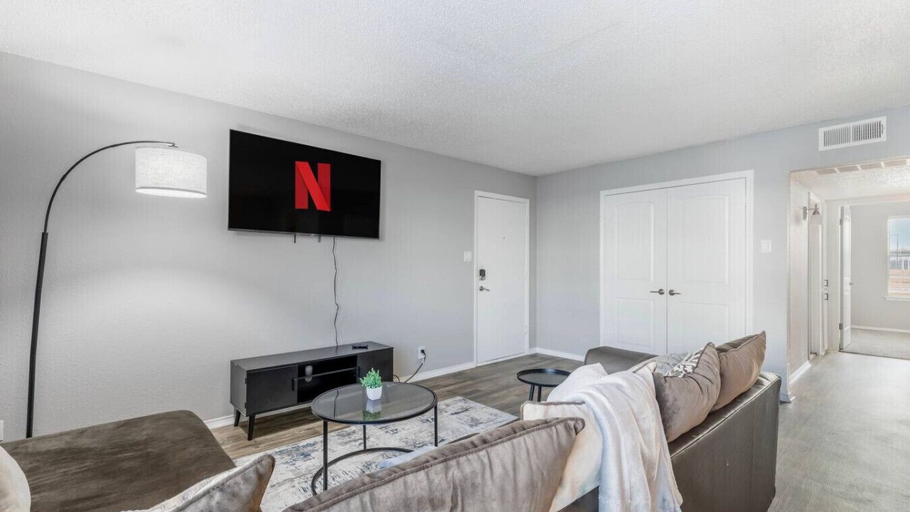 Photo of Livingroom in Central Arlington