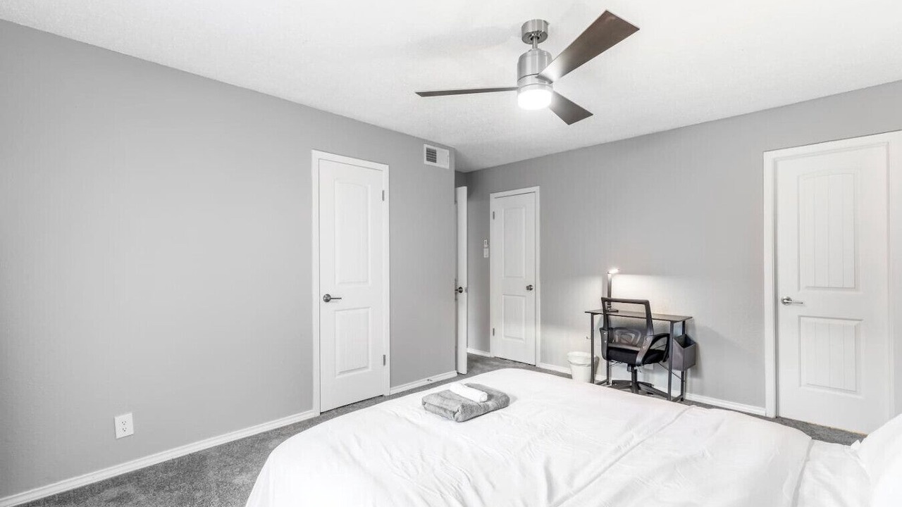 Photo of Bedroom in Central Arlington