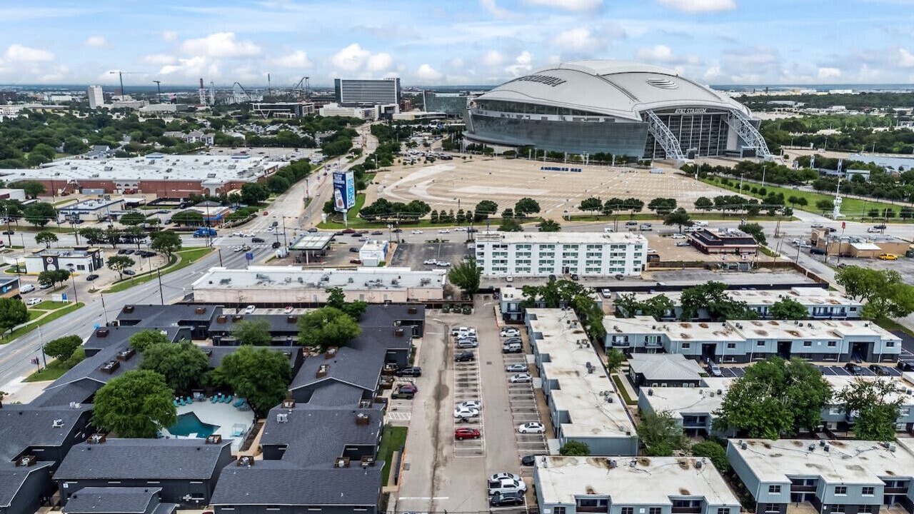 Photo of Outdoor in Central Arlington
